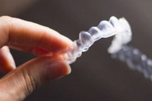 does-invisalign-hurt-like-metal-braces